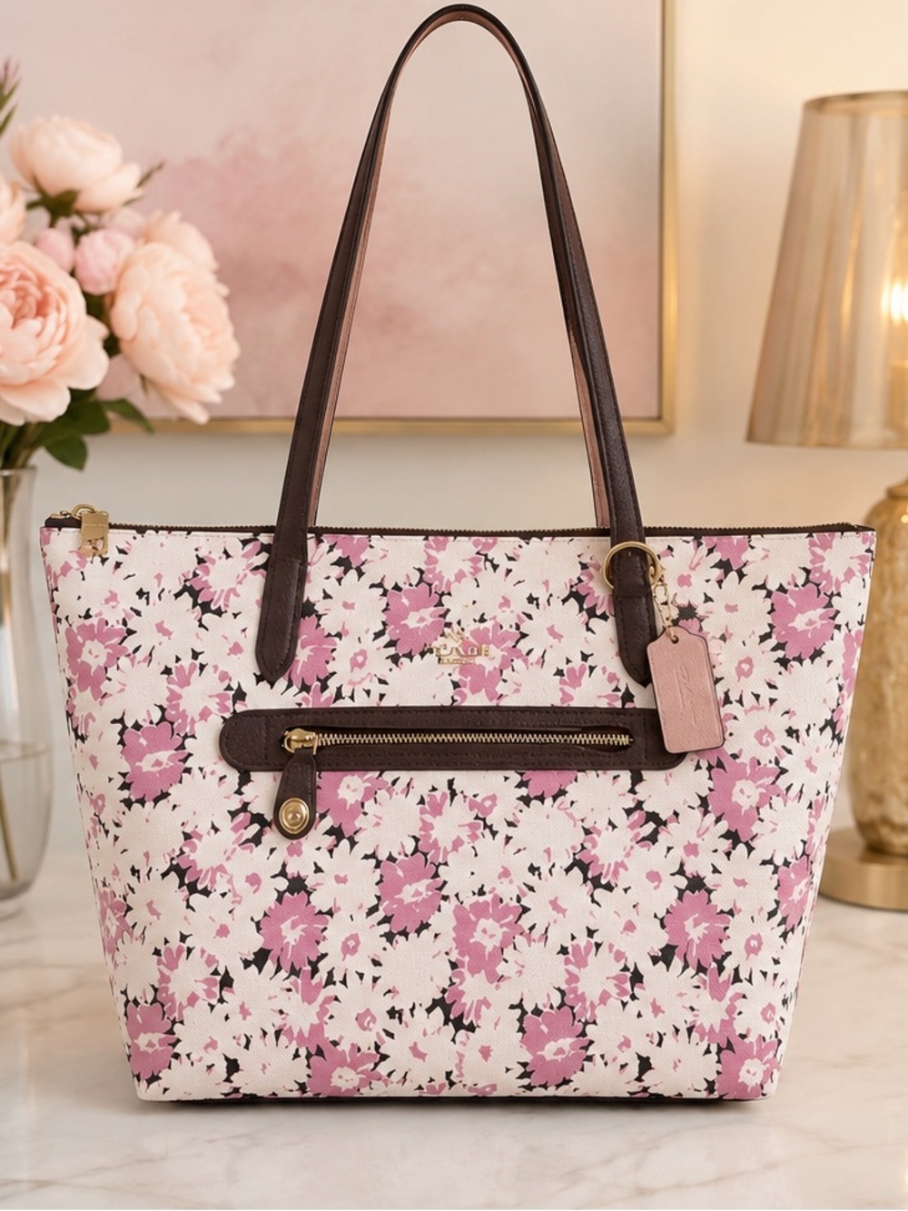Coach Taylor Pink & White Daisy
Floral Print Zip Top Tote/ Shoulder Bag RARE 🌸